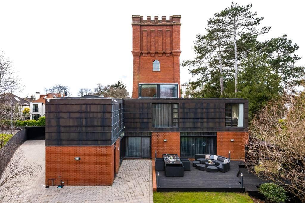 Luxury Water Tower I Roof Bar I Cinema Villa Кардиф Екстериор снимка